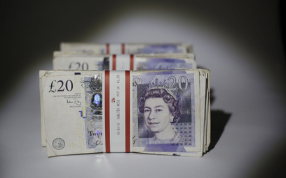 Bank Anglii uspokaja: banknoty z wizerunkiem królowej zostają w obiegu