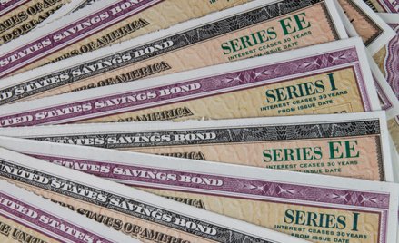 Zagraniczne banki centralne pozbywają się amerykańskich obligacji