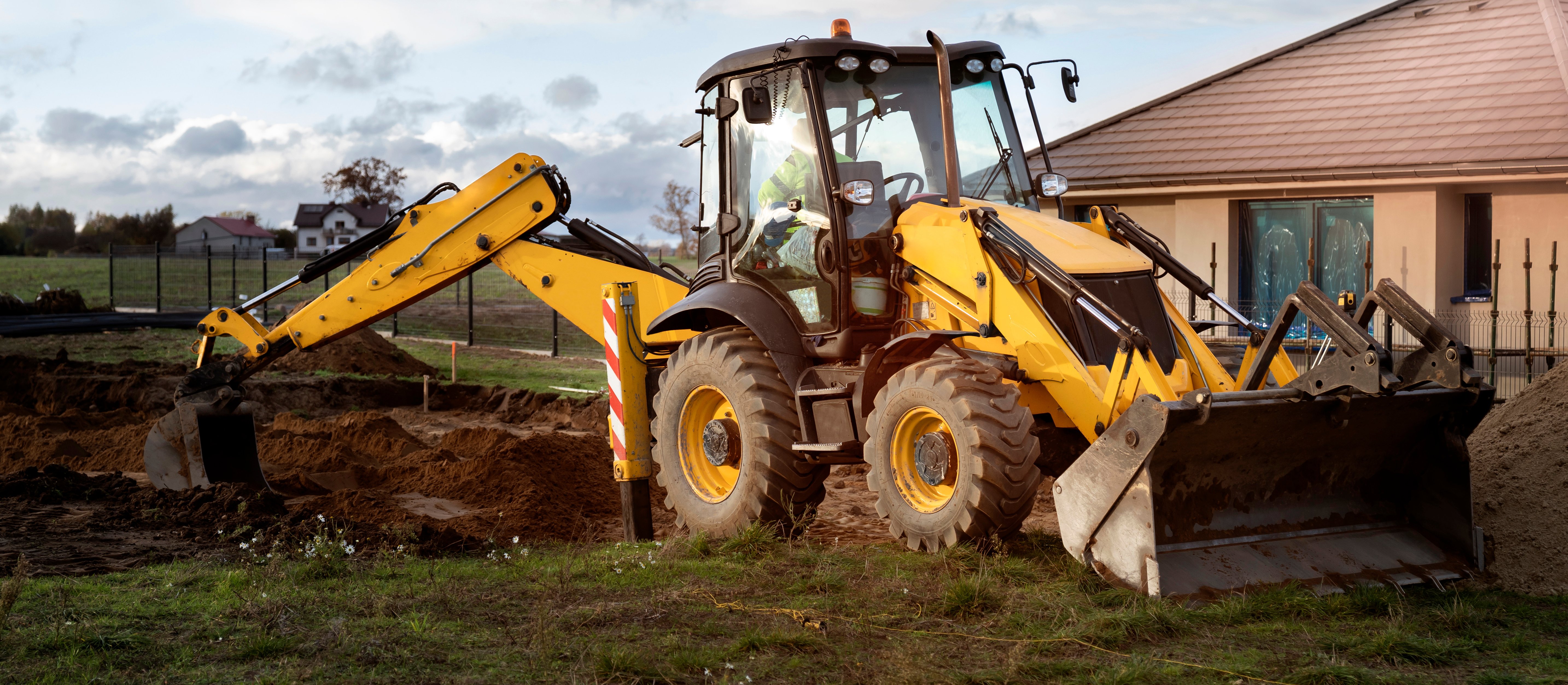 Właściciele muszą uważać, co składują na działce. Kary od 1 tys. do 1 mln zł