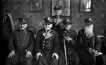 Schronisko dla weteranów powstania styczniowego w Krakowie. Jan Nożykowski, Józef Nowak, Walenty Będ