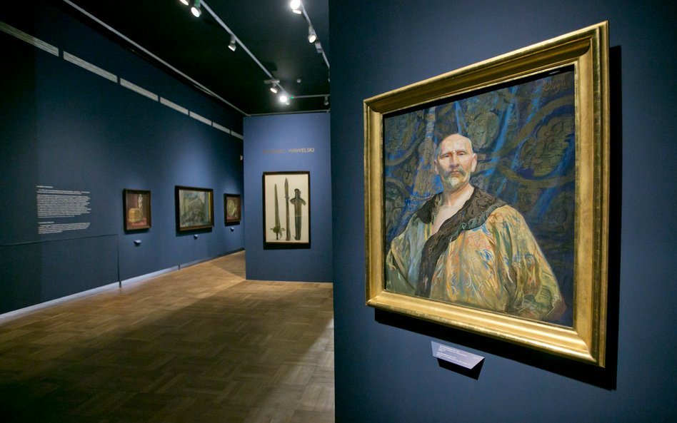 Leon Wyczółkowski (1852–1936) Autoportret w chińskiej szacie męskiej półoficjalnej ‘longpao’, 1911 P