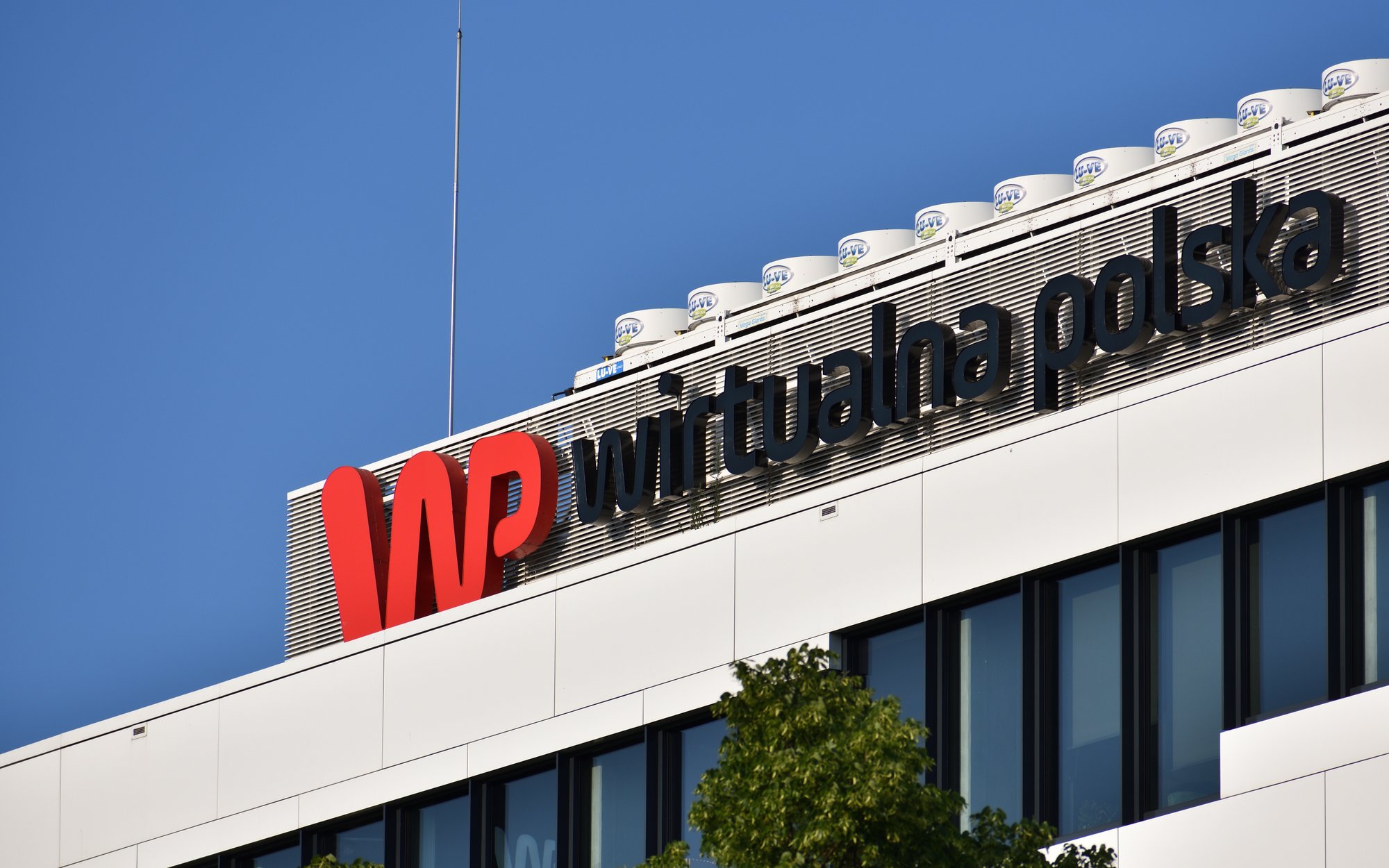 Spadki zysków Wirtualnej Polski sprzyjają wezwaniu. Opinia KPMG mało precyzyjna