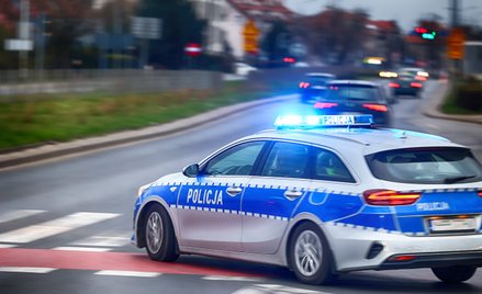 Droga publiczna nie jest miejscem do rywalizacji ani sprawdzania możliwości pojazdu - przypomina pol