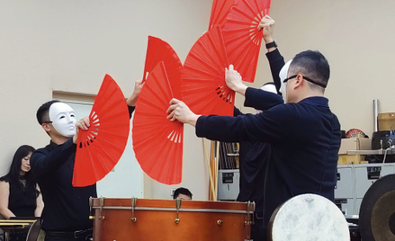 Ju Percussion Group przekracza granice między gatunkami, łącząc muzykę współczesną z elementami klas