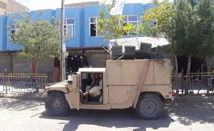 Ofensywa talibów w Afganistanie. Państwa Zachodu ewakuują ambasady