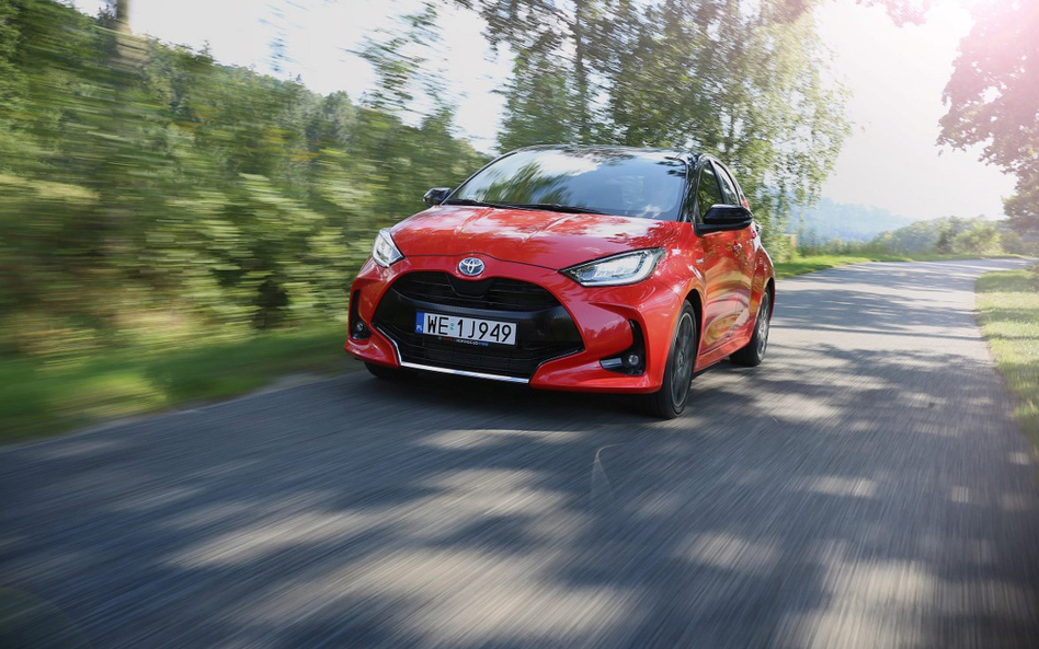 Toyota Yaris Hybrid: Samochód kompletny