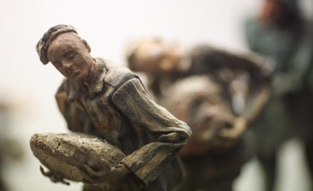 Wystawa makiet, przedstawiających życie więźniów obozów koncentracyjnych, w Muzeum Armii Krajowej w 