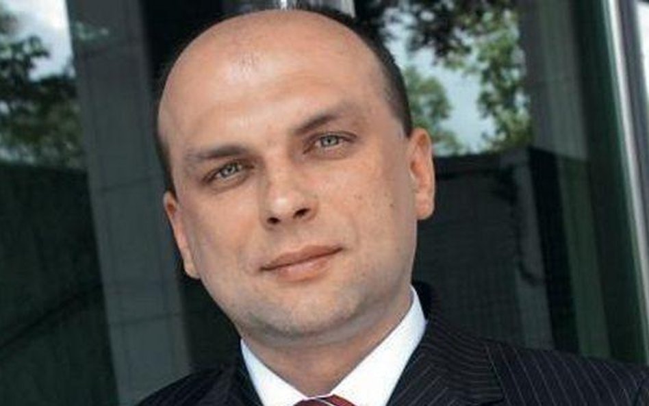 Dariusz Topolewski prezes, Oponeo.pl Oferta grupy na Wyspach oparta jest o powiększoną sieć lokalnyc