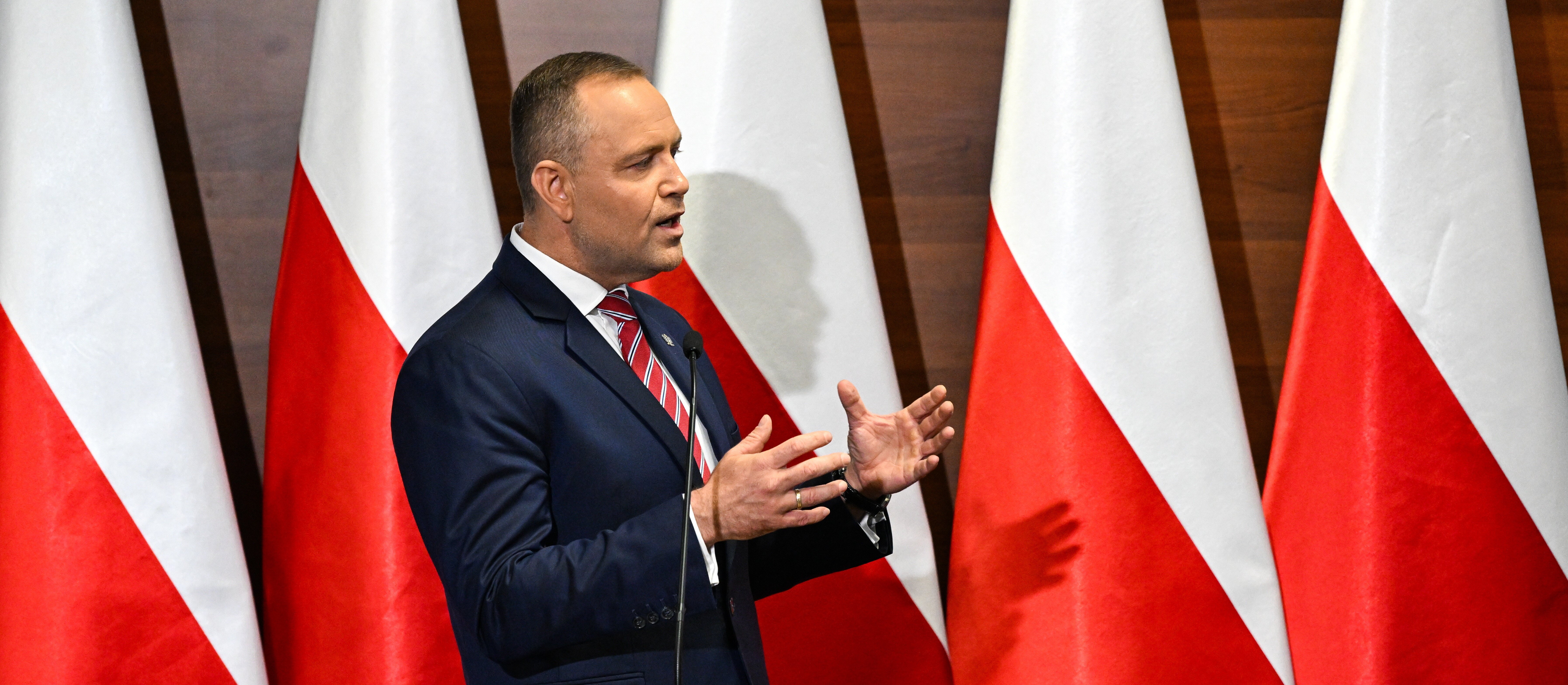 Prezydent podpisał ustawę paliwową i kieruje ją do TK. Żąda obniżki cen na stacjach