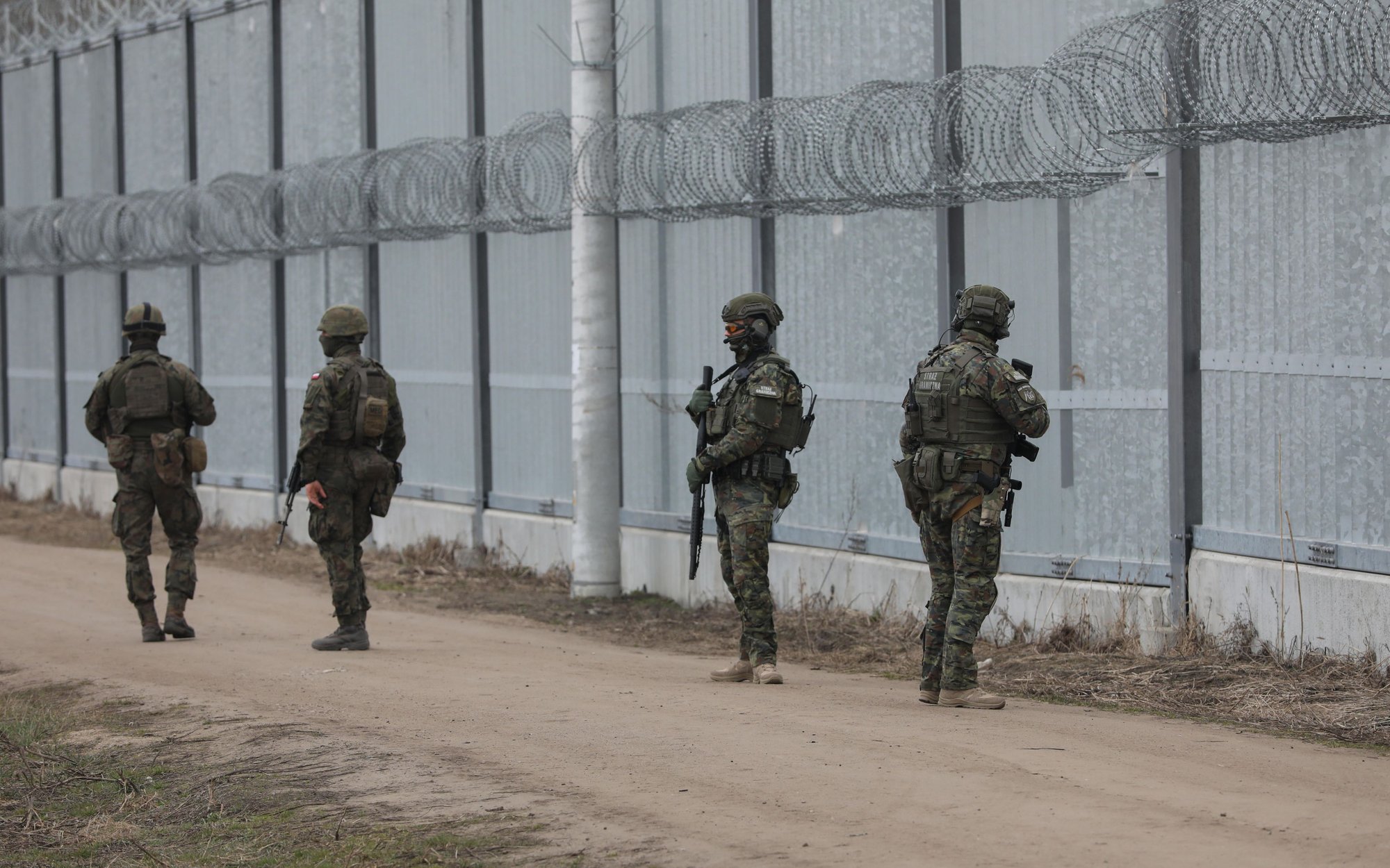 Polski żołnierz ranny w starciu z migrantami. Incydent na granicy z Białorusią