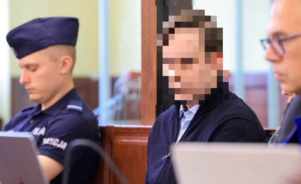 Oskarżony Sebastian M.  na sali Sądu Rejonowego w Piotrkowie Trybunalskim. 34-letni łodzianin odpowi