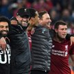 Radość Liverpoolu. Od lewej Mohamed Salah, Juergen Klopp, Virgil van Dijk, Pepijn Lijnders (asystent