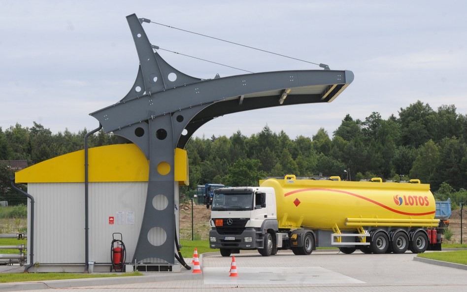 Orlen i Unimot mają kolejną umowę dotyczącą terminali