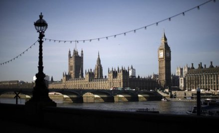 Sześciu na dziesięciu Polaków pracujących za granicą twierdzi, że rodzinny kraj ich męczy i rozczaro