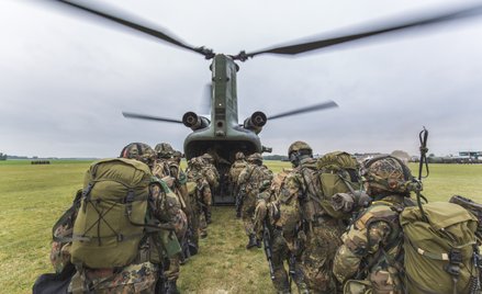 Niemcy: Dodatkowe 100 mld euro na obronę na razie niezagrożone