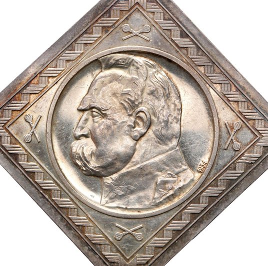 Klipa z Piłsudskim ma cenę 12 tys. zł.