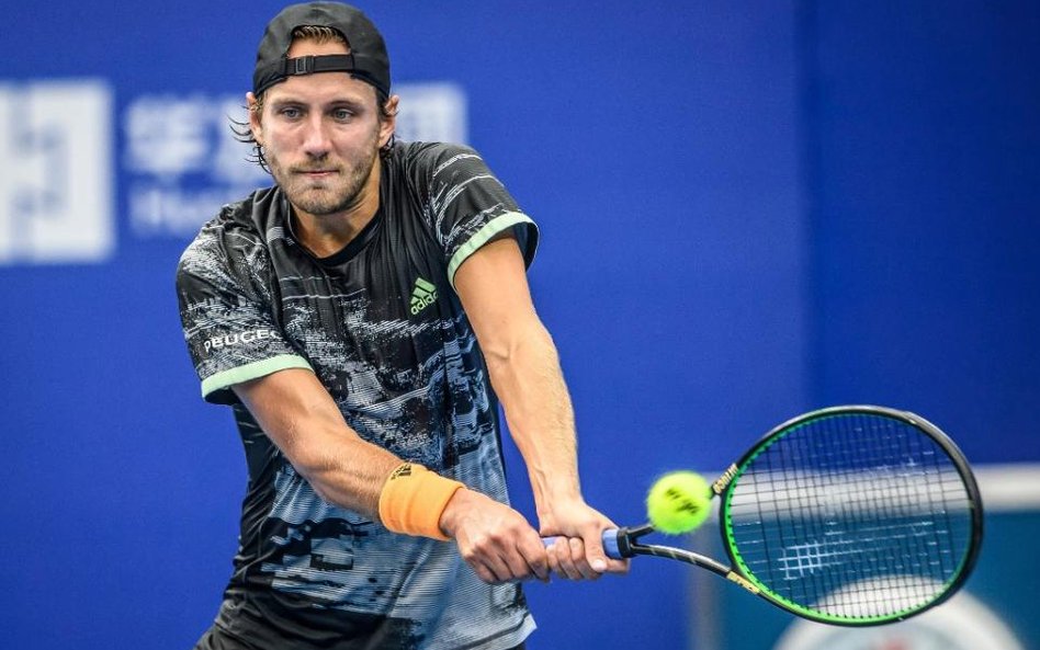 Francuz Lucas Pouille po raz pierwszy w tym roku wygrał z Hubertem Hurkaczem