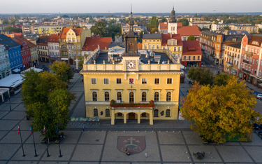 Władze Ostrowa Wielkopolskiego planują m.in. zakup elektrycznych autobusów, budowę nowych mieszkań i