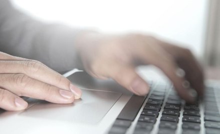 Komentarz na forum tylko z dowodem osobistym. Sposób na hejt?