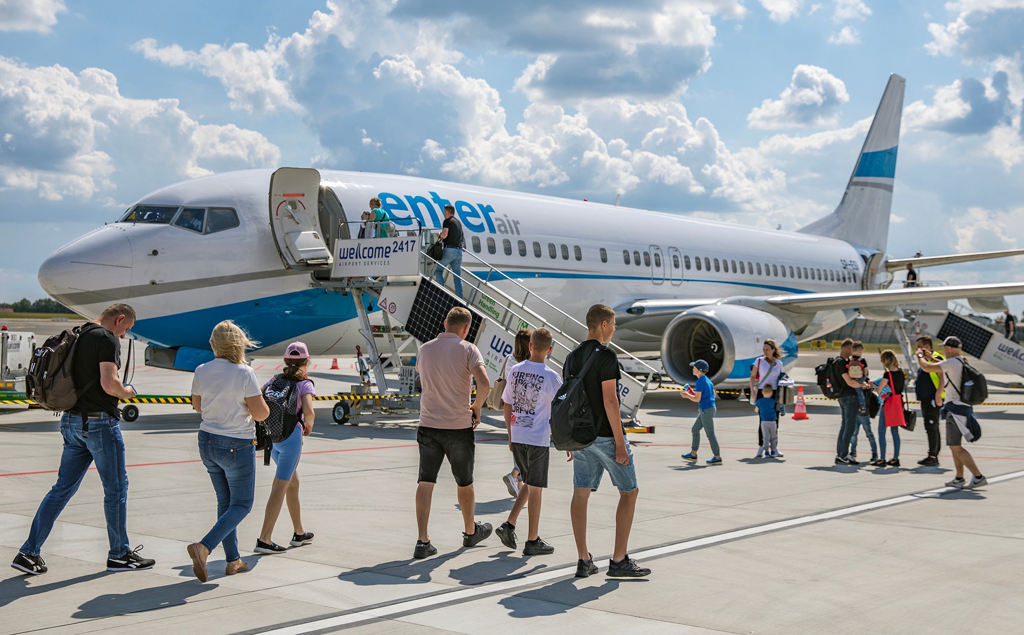 Samolot Enter Air wypadł z pasa na lotnisku w Balicach