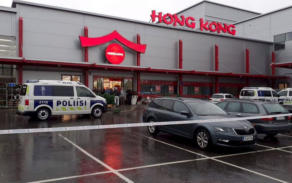 Atak z użyciem miecza w szkole w Finlandii. Policja użyła broni