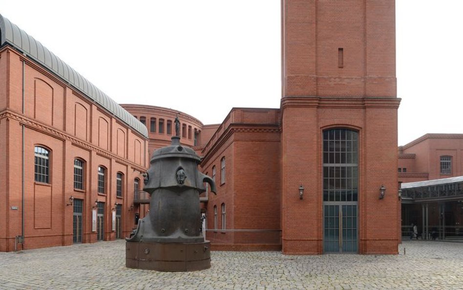 „Kufel” odsłonięto 11 marca 2007 r. na otwarcie Pasażu.