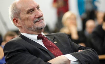 Decyzje szefa MON podważają wiarygodność polskiej polityki bezpieczeństwa