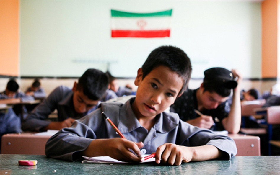 Iran zabrania nauki angielskiego w podstawówkach
