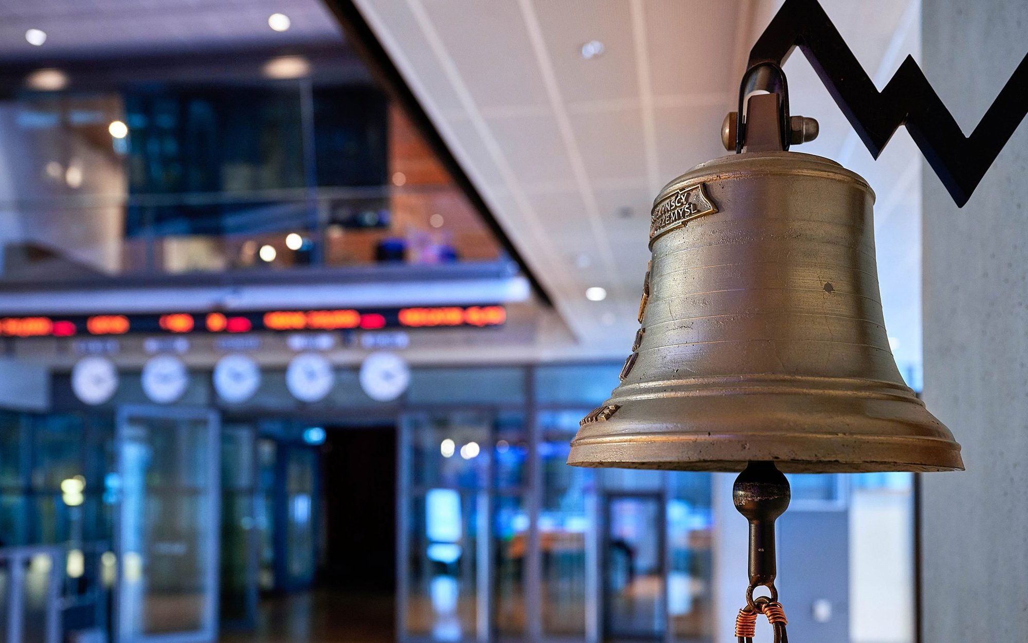 Kontrwywiad, paralizatory i genialne algorytmy. Czyli co znajdziemy w ESPI