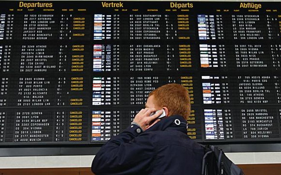 Wczoraj na lotnisku w Brukseli pasażerowie czekali na samoloty. Ruch sparaliżował strajk generalny