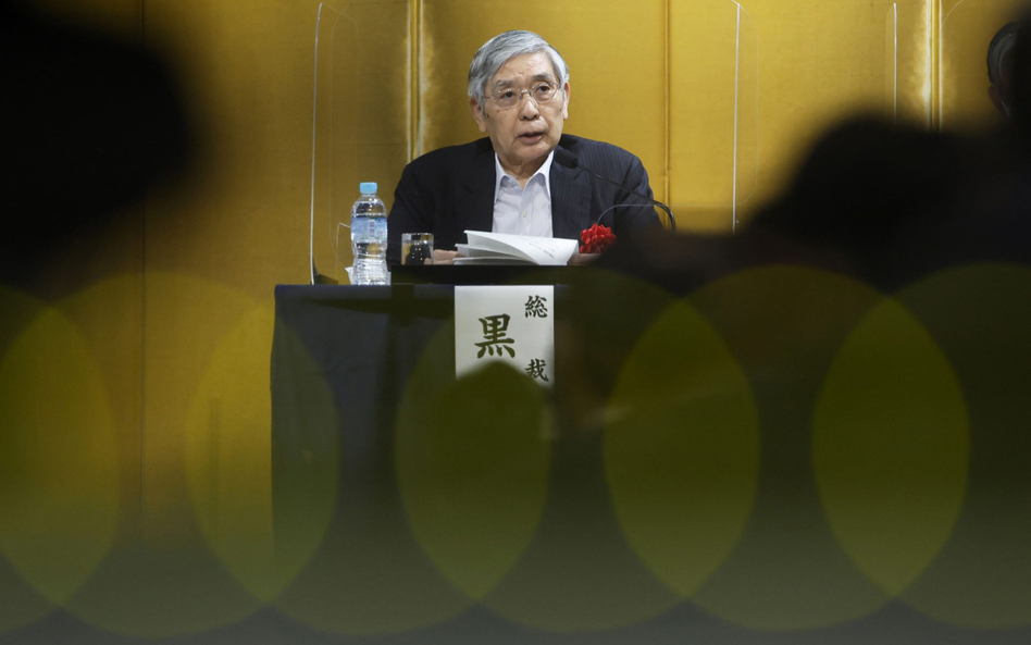 Haruhiko Kuroda, prezes Banku Japonii, twierdzi, że rządowa interwencja w obronie jena świetnie dope