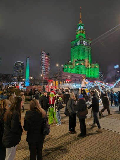 28 listopada pod Pałacem Kultury i Nauki wystartował świąteczny jarmark