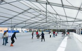 Uczestnicy mieli do dyspozycji główną taflę o wymiarach 40 na 18 metrów, z której można było korzyst