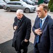 Prezes PiS Jarosław Kaczyński (L) i wiceprezes PZU Andrzej Jaworski (P) w drodze na konferencję "Odp