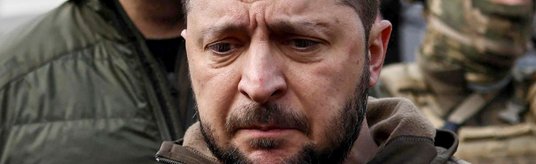 Prezydent Wołodymyr Zełenski w mieście Bucza, na północny zachód od stolicy Ukrainy, Kijowa, 4 kwiet