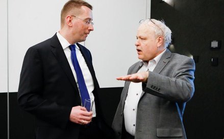 Członek zarządu Rainbow Piotr Burwicz w rozmowie z prezesem Traveldaty Andrzejem Betlejem