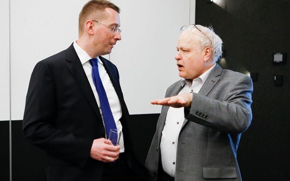 Członek zarządu Rainbow Piotr Burwicz w rozmowie z prezesem Traveldaty Andrzejem Betlejem