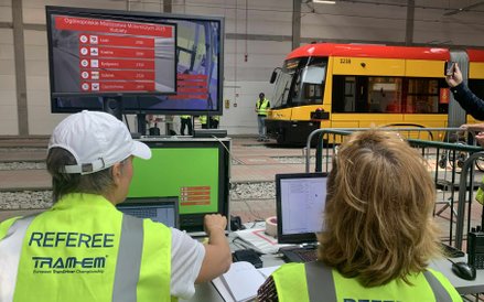 Sędziowie na bieżąco monitorują wyniki i czasy rywalizacji