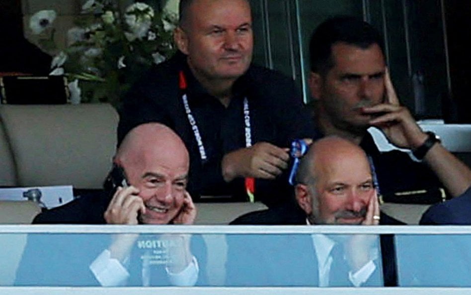 Prezydent FIFA Gianni Infantino i sekretarz handlu USA Howard Lutnick