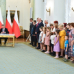 Prezydent  Andrzej Duda podczas uroczystości podpisania ustawy o zmianie ustawy o świadczeniach opie