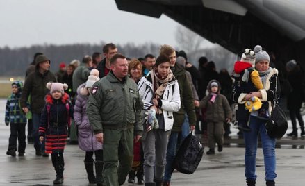 Polska ma kłopoty nie tylko ze sprowadzeniem repatriantów. Rodziny z Donbasu (na zdjęciu) ewakuowano