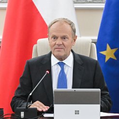 Wymóg składania dodatkowego podpisu przez szefa rządu nie służy do wkładania prezydentowi „kija w sz