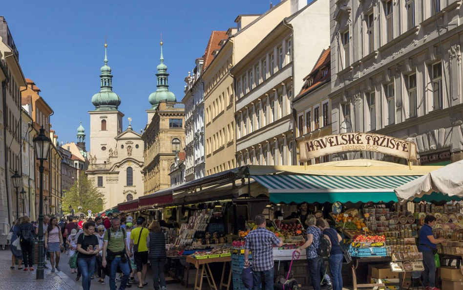 Podróżujący do Czech transportem indywidualnym z krajów Unii Europejskiej nie muszą wykonywać testu 