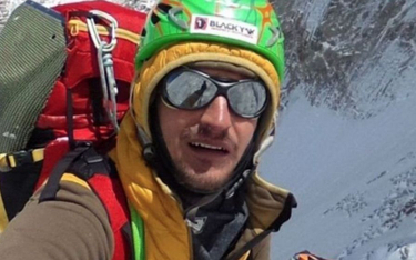 Adam Bielecki miał wypadek na K2. Spadł na niego kamień