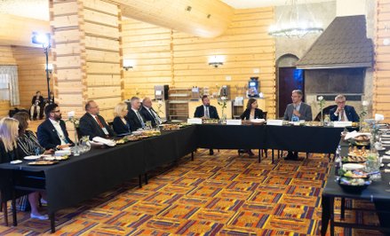 Zabezpieczenie leków krytycznych, inwestycje w badania kliniczne oraz nowoczesne strategie walki z n