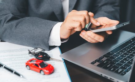 Tablice indywidualne w leasingowanym samochodzie - jak je uzyskać