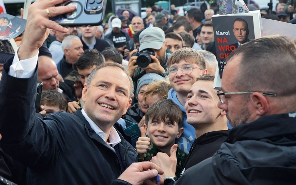 Dzięki temu wizerunkowi, który stworzył Karol Nawrocki – „jestem silnym, tradycyjnym mężczyzną” – cz