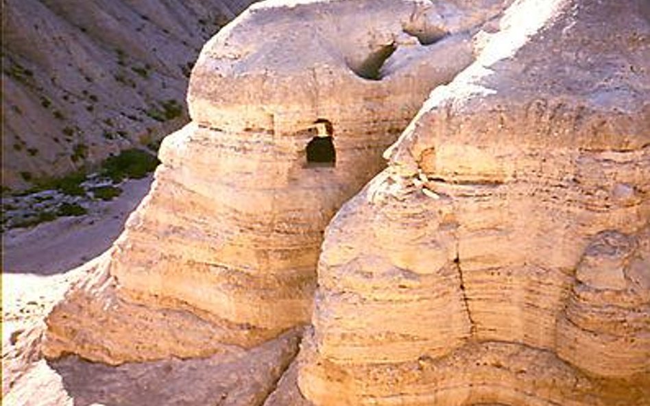 Jaskinia nr 4 w Qumran