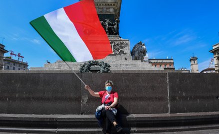 Epidemia koronawirusa: W najgorszym miesiącu podwoiła się śmiertelność we Włoszech