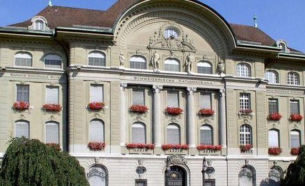 Rynkowa gra SNB i BoJ